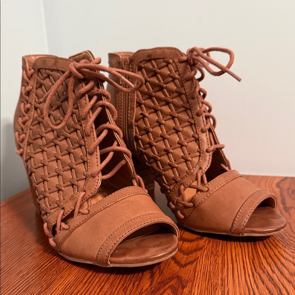 Not Rated.  Brown Open Toe Wicker Shoe.  Size 9.  New without tags.